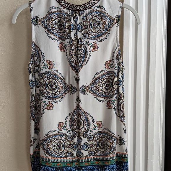 Sleeveless Tunic - Picture 2 of 4